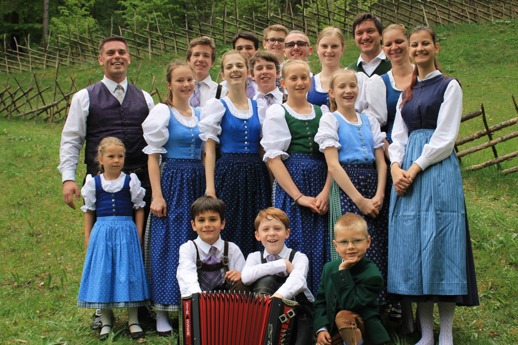 Maibaumaufstellen 2015